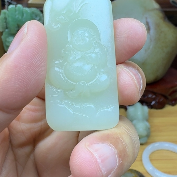 和田玉未镶嵌吊坠(赠链)