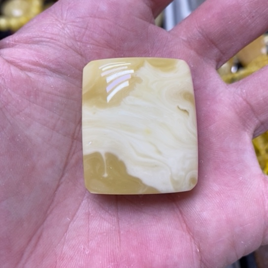 蜜蜡裸石未镶嵌吊坠