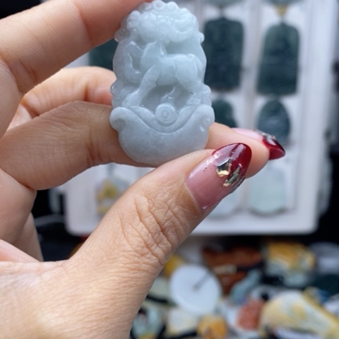 翡翠颈饰未镶嵌翡翠