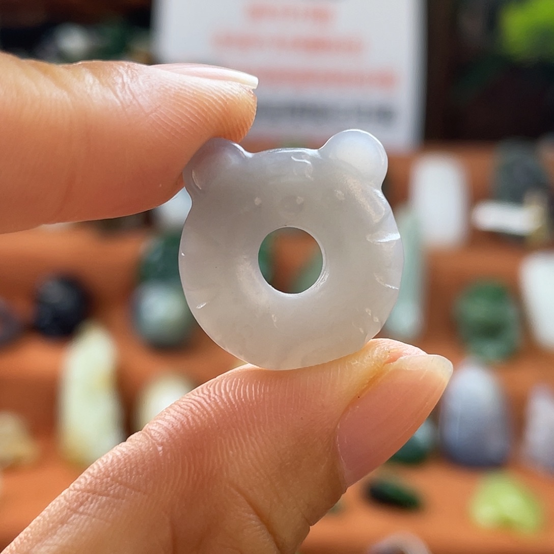 和田玉未镶嵌颈饰青海冰紫小老虎