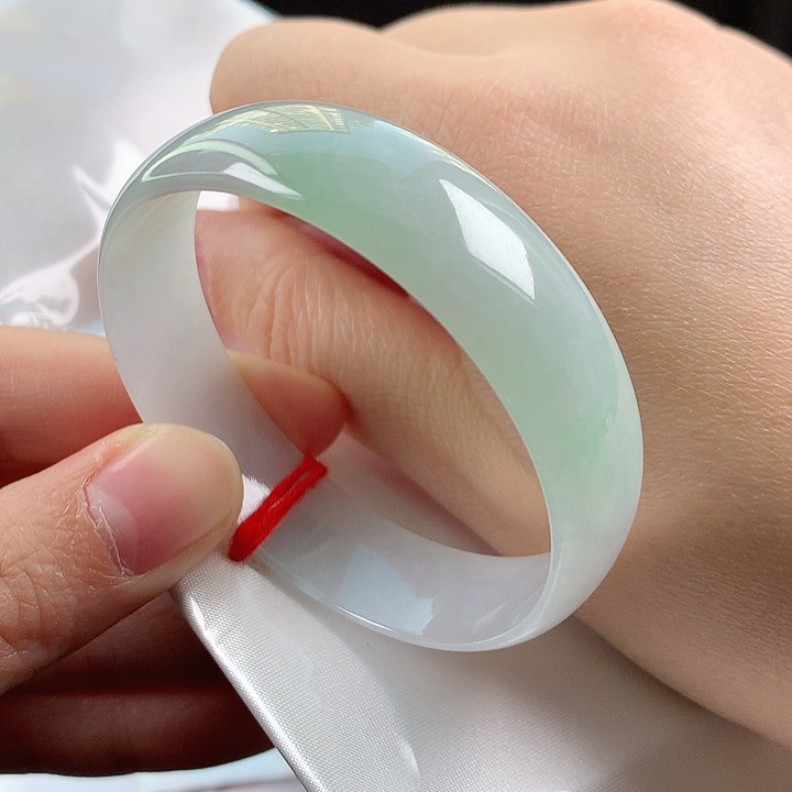 翡翠未镶嵌手镯51公主镯