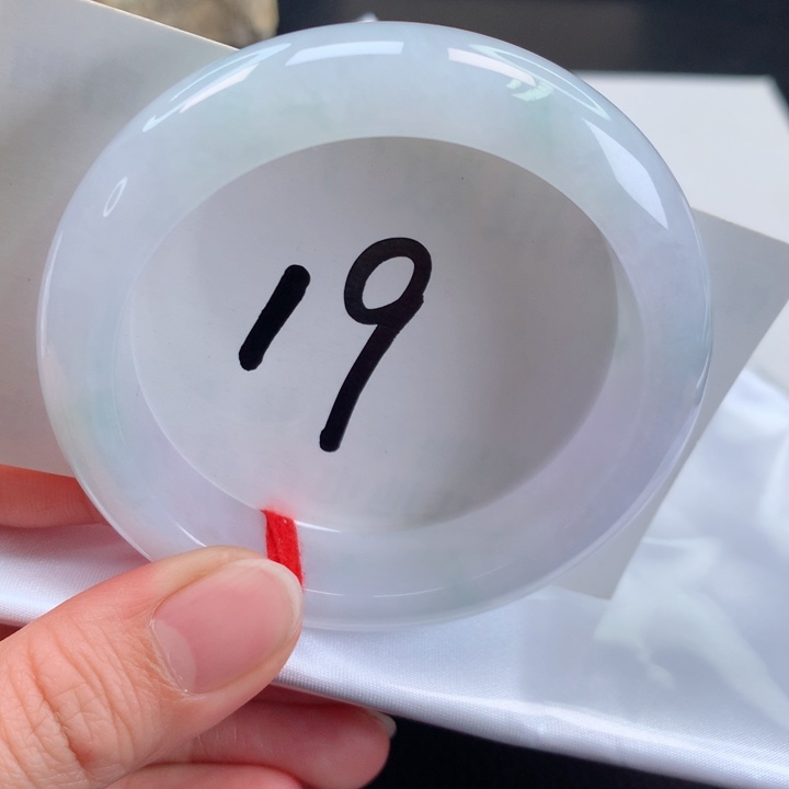 翡翠手镯未镶嵌正