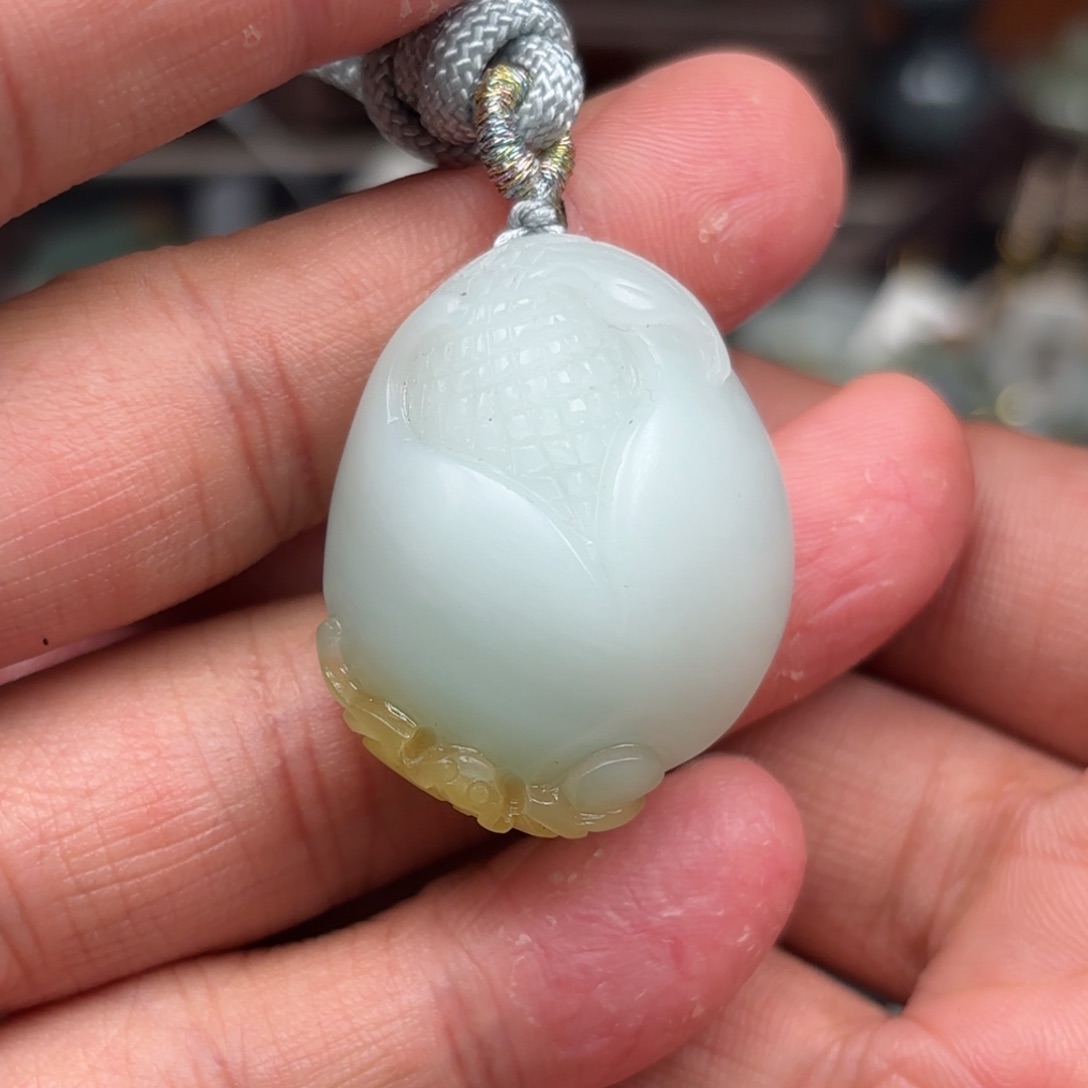 和田玉吊坠未镶嵌