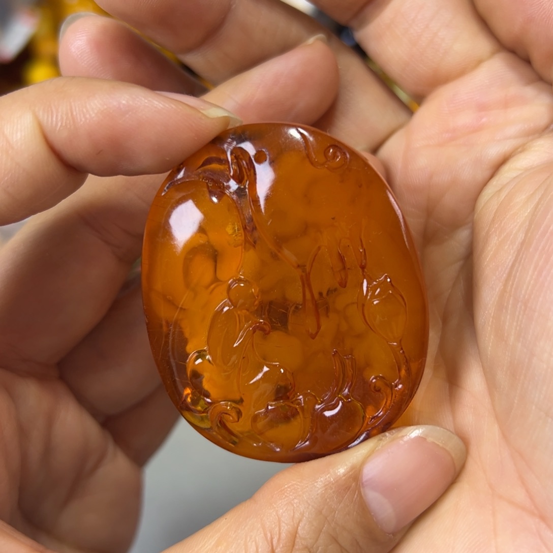 未镶嵌琥珀珠宝奇石389