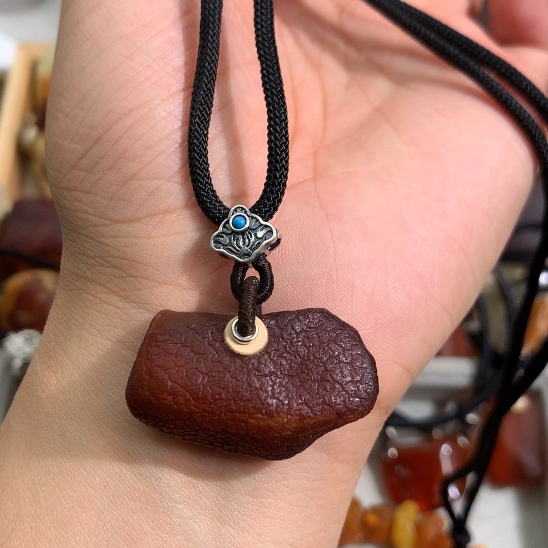 蜜蜡裸石未镶嵌在