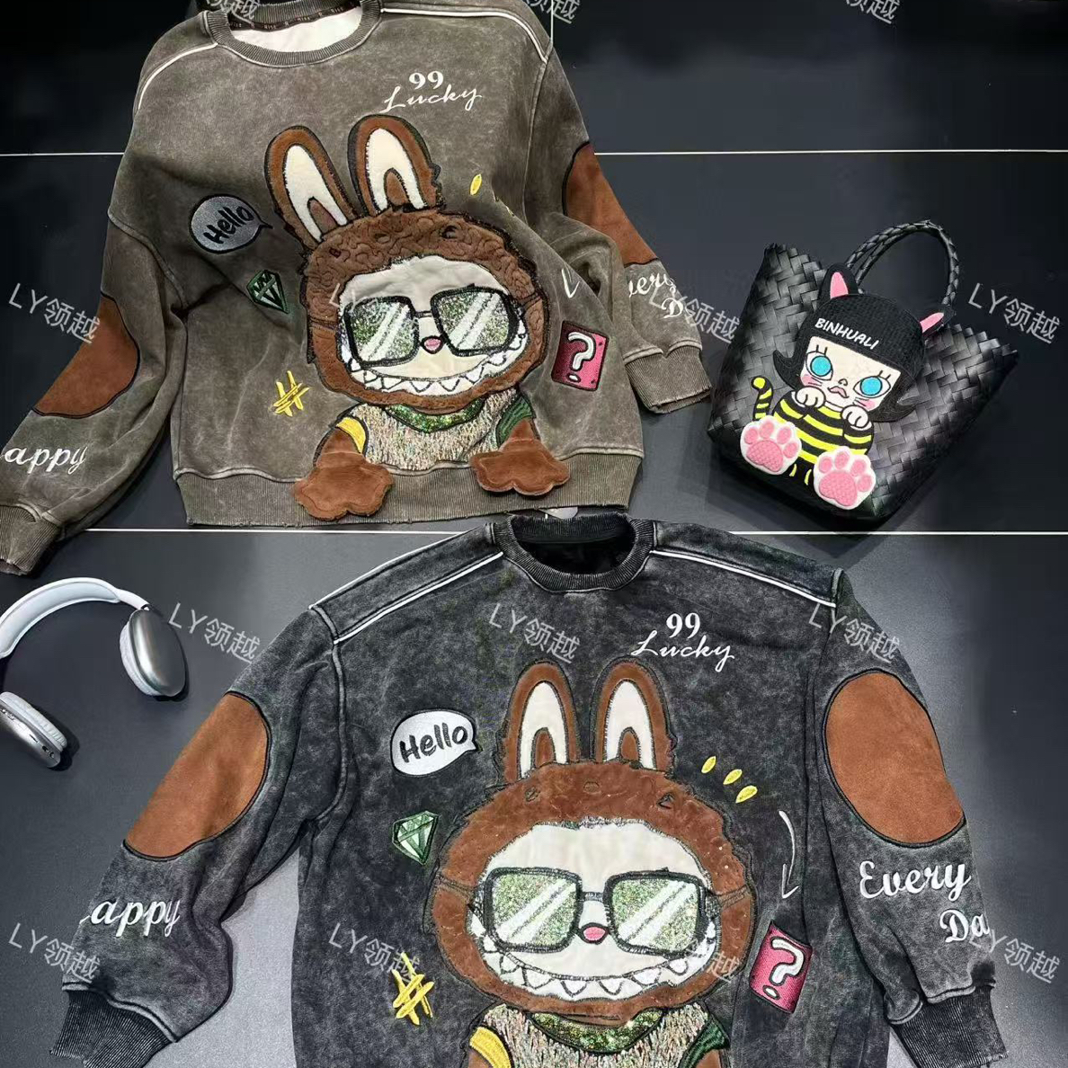 【668】秋冬加绒百搭宽松型圆领拼接潮牌时尚洋气重工贴布长袖卫衣