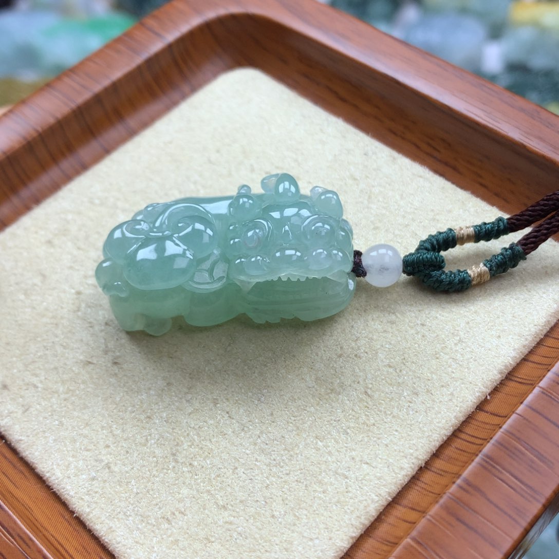 翡翠未镶嵌颈饰23