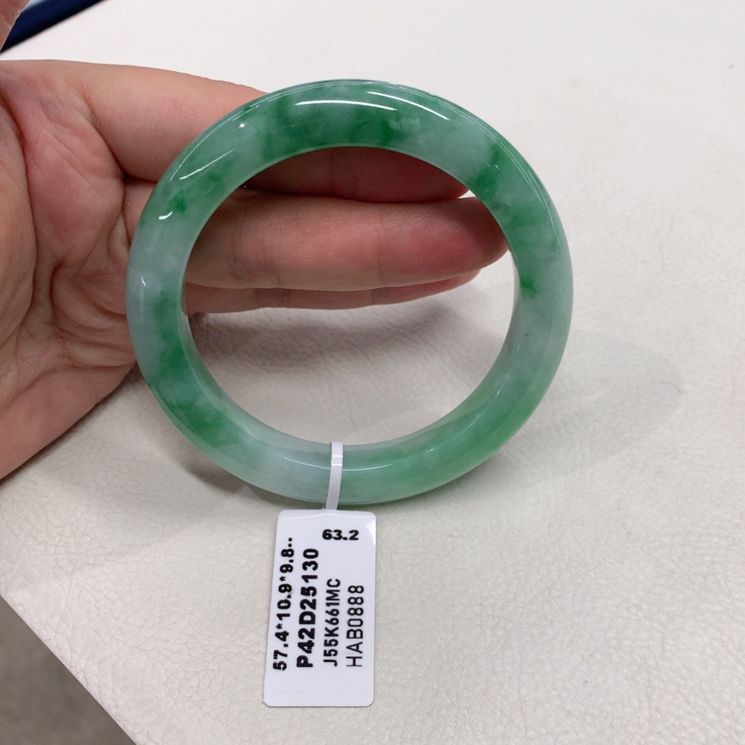 未镶嵌手镯翡翠57.4圈口带绿泥鳅背