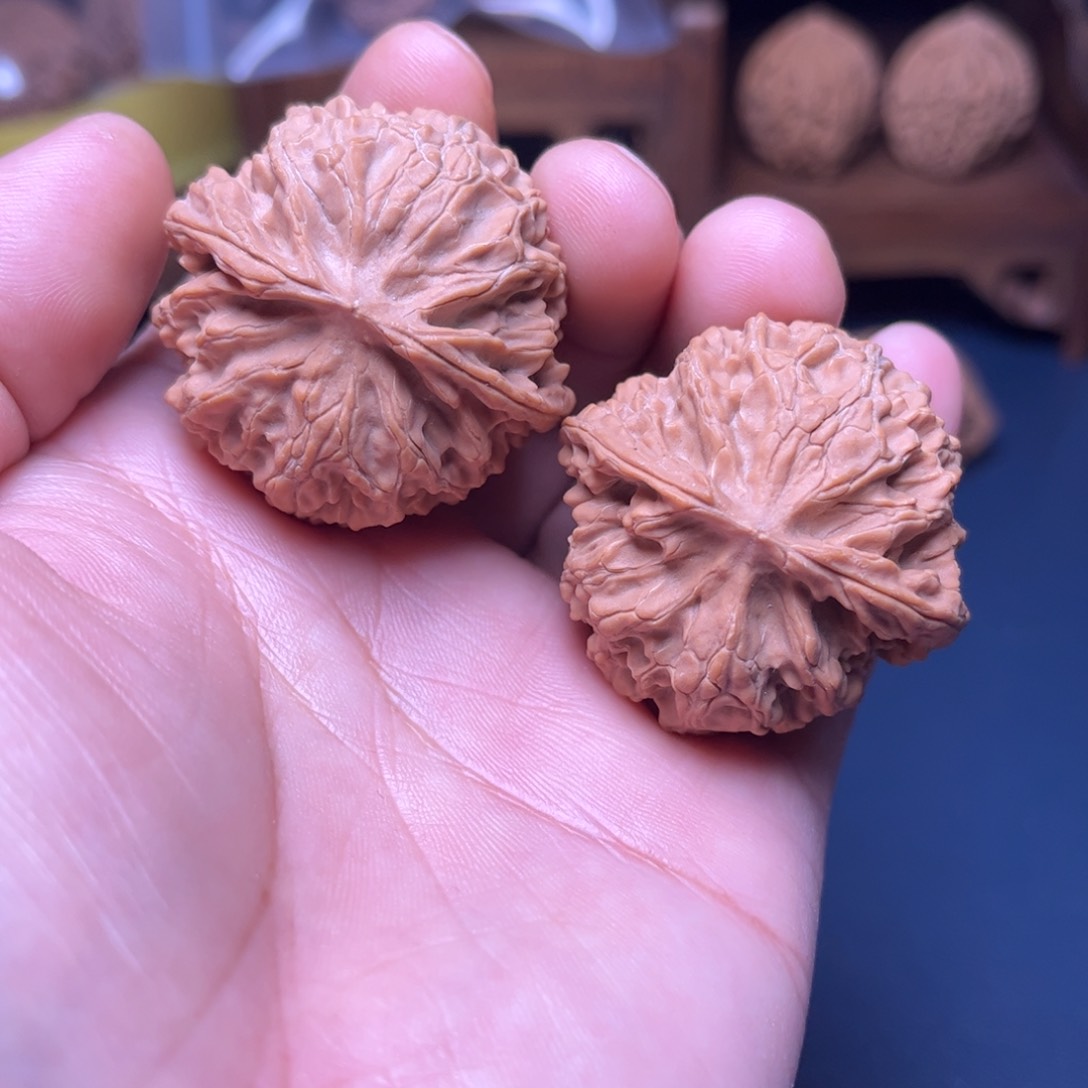 文玩核桃吊坠苹果