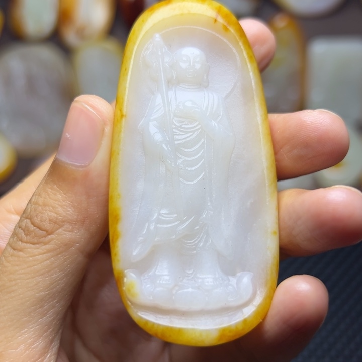 颈饰未镶嵌和田玉