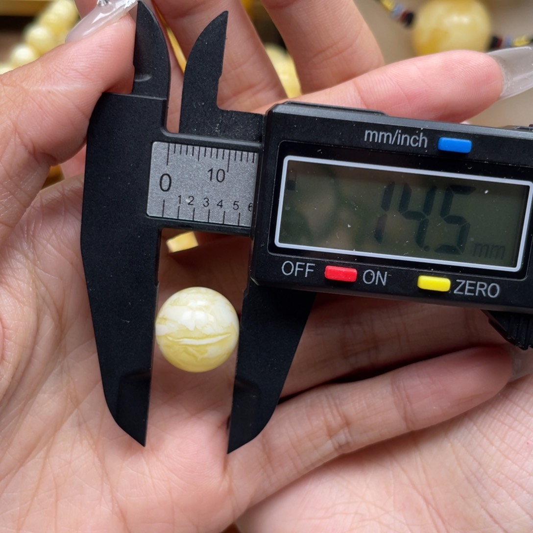 琥珀珠宝奇石未镶嵌贝****乄