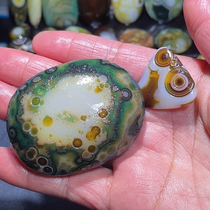 玛瑙/玉髓未镶嵌珠宝奇石