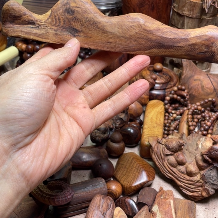 木海南黄花梨原料手把件