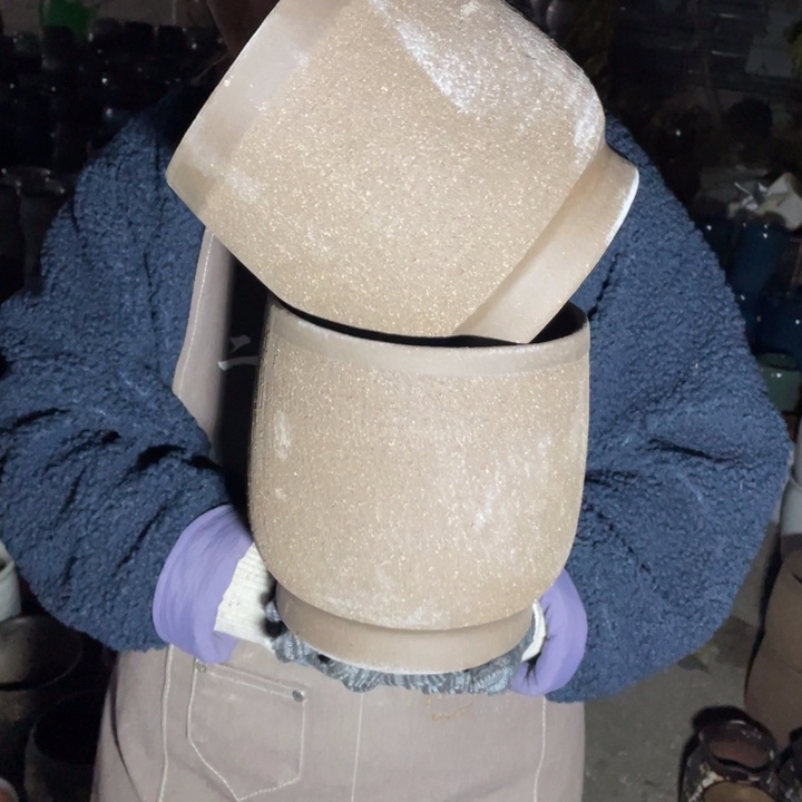 紫砂花盆口19高21瑕疵瑕疵