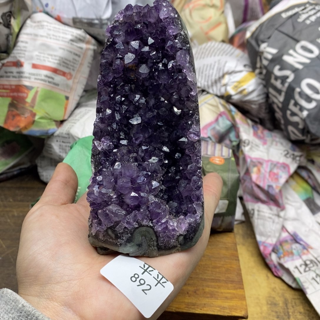 紫晶乌拉圭未镶嵌