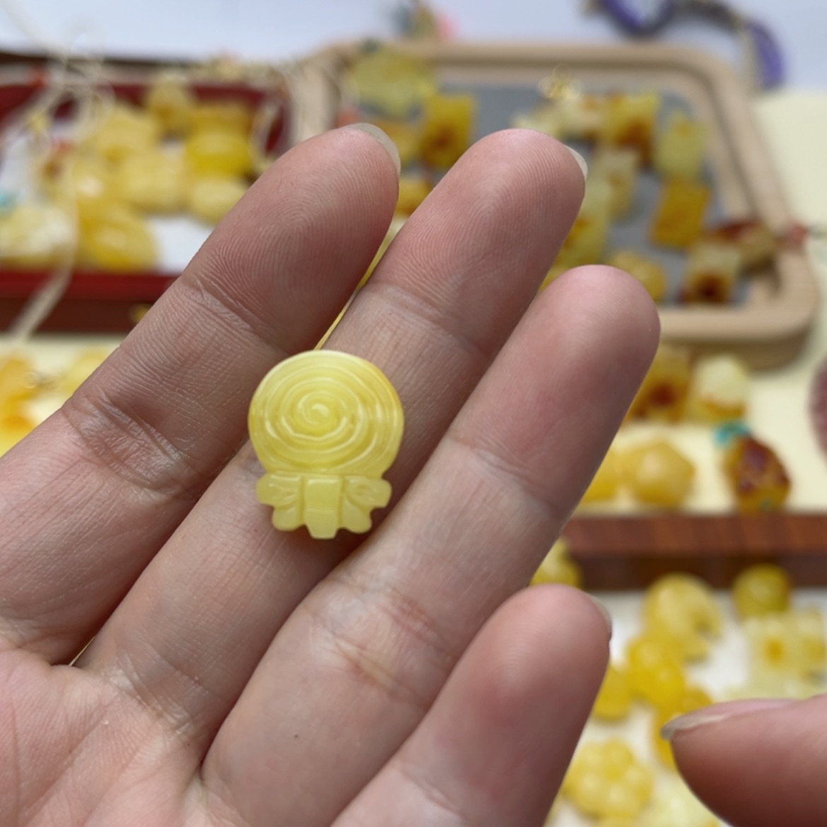 【闪购商品】蜜蜡裸石未镶嵌配饰