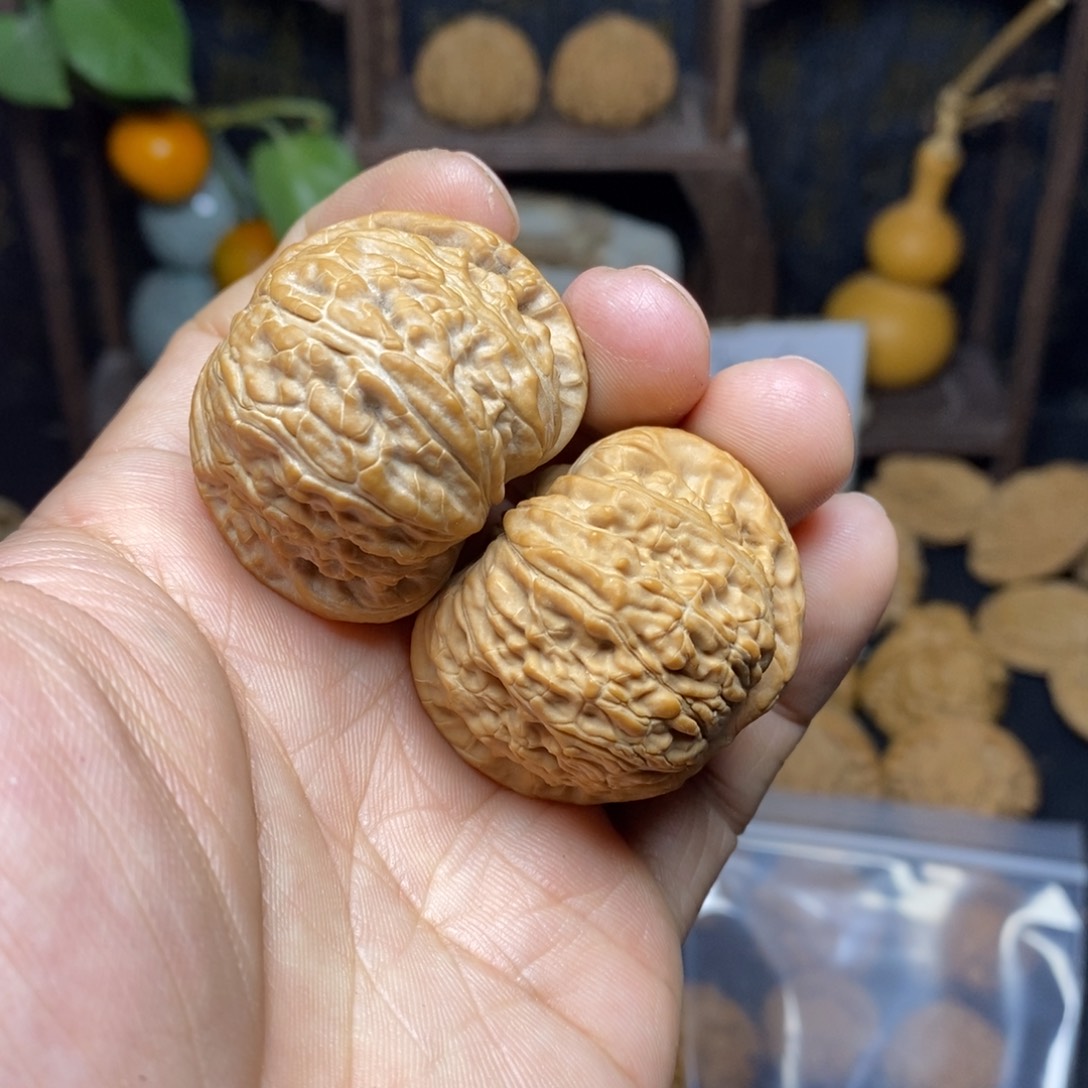 文玩核桃吊坠范*勤40白狮子