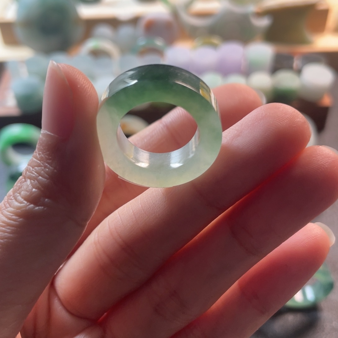 定制翡翠未镶嵌娇**吖