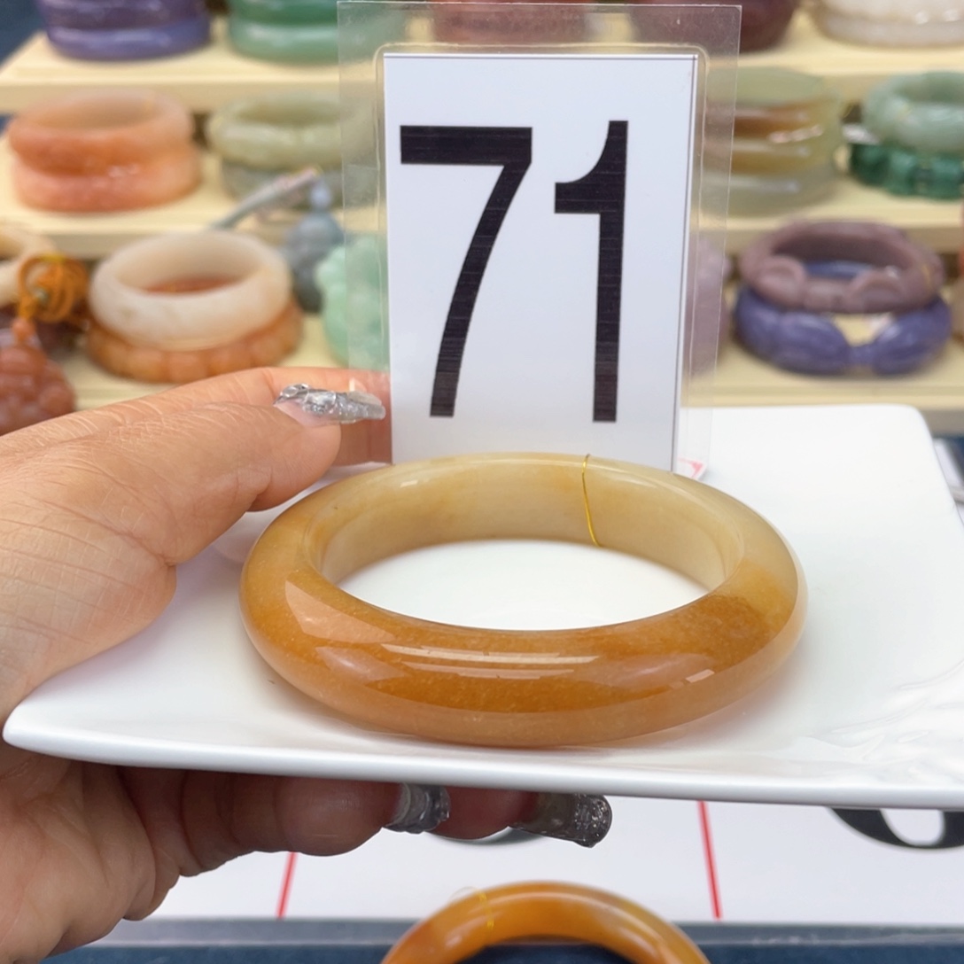 石英质玉未镶嵌手镯