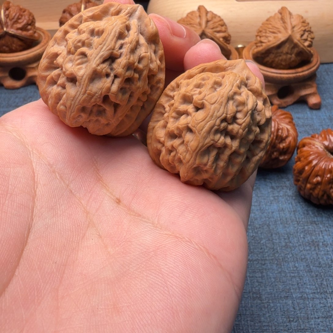 猴头核桃把件张*利红锦鲤39尺寸2088