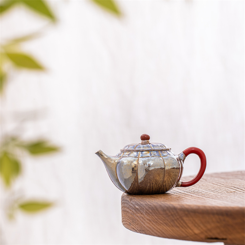 蜂鸟工坊 茶家 漆把漆钮紫皮瓜瓣锤纹小壶 CJZPA1120