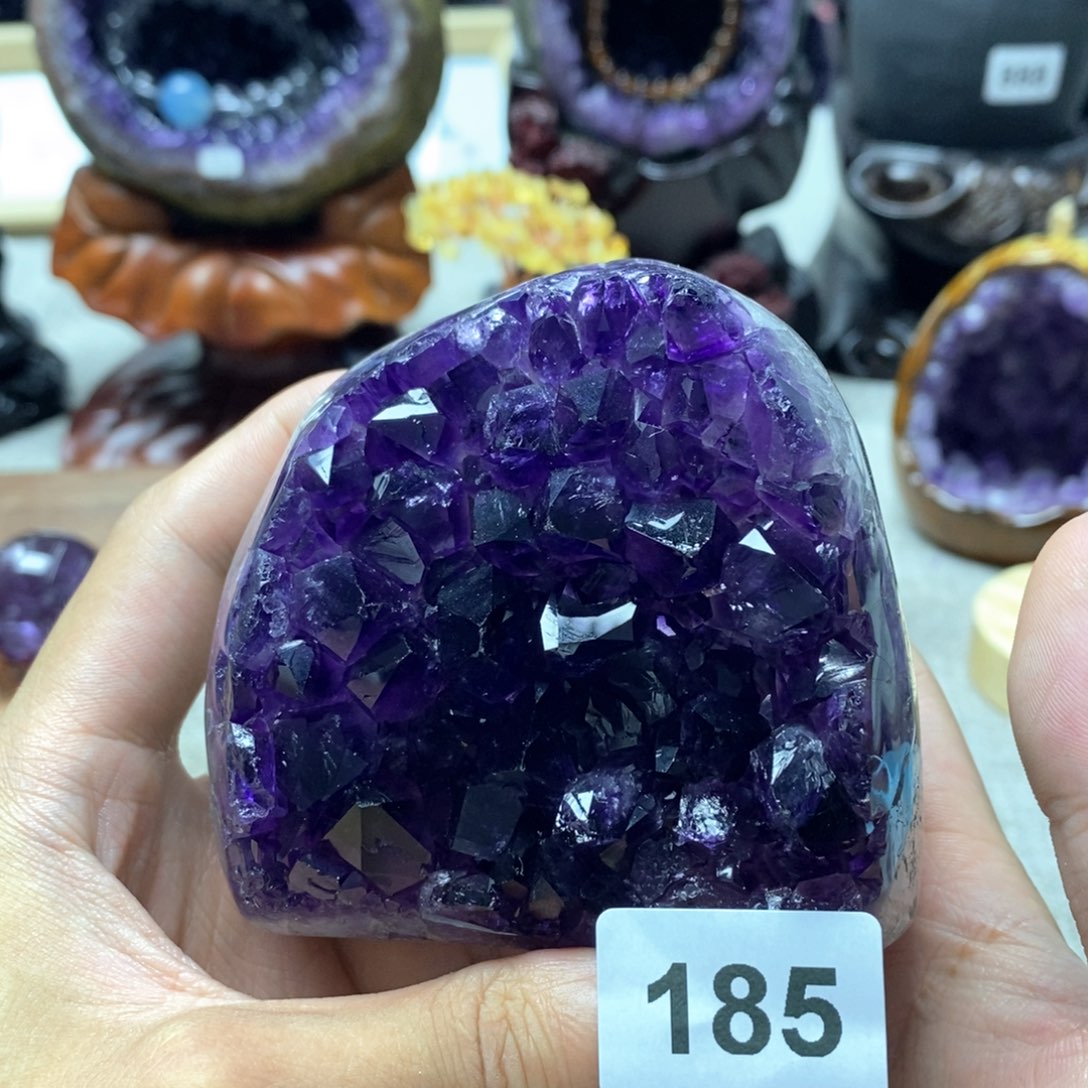 未镶嵌水晶大型摆件（非配饰）