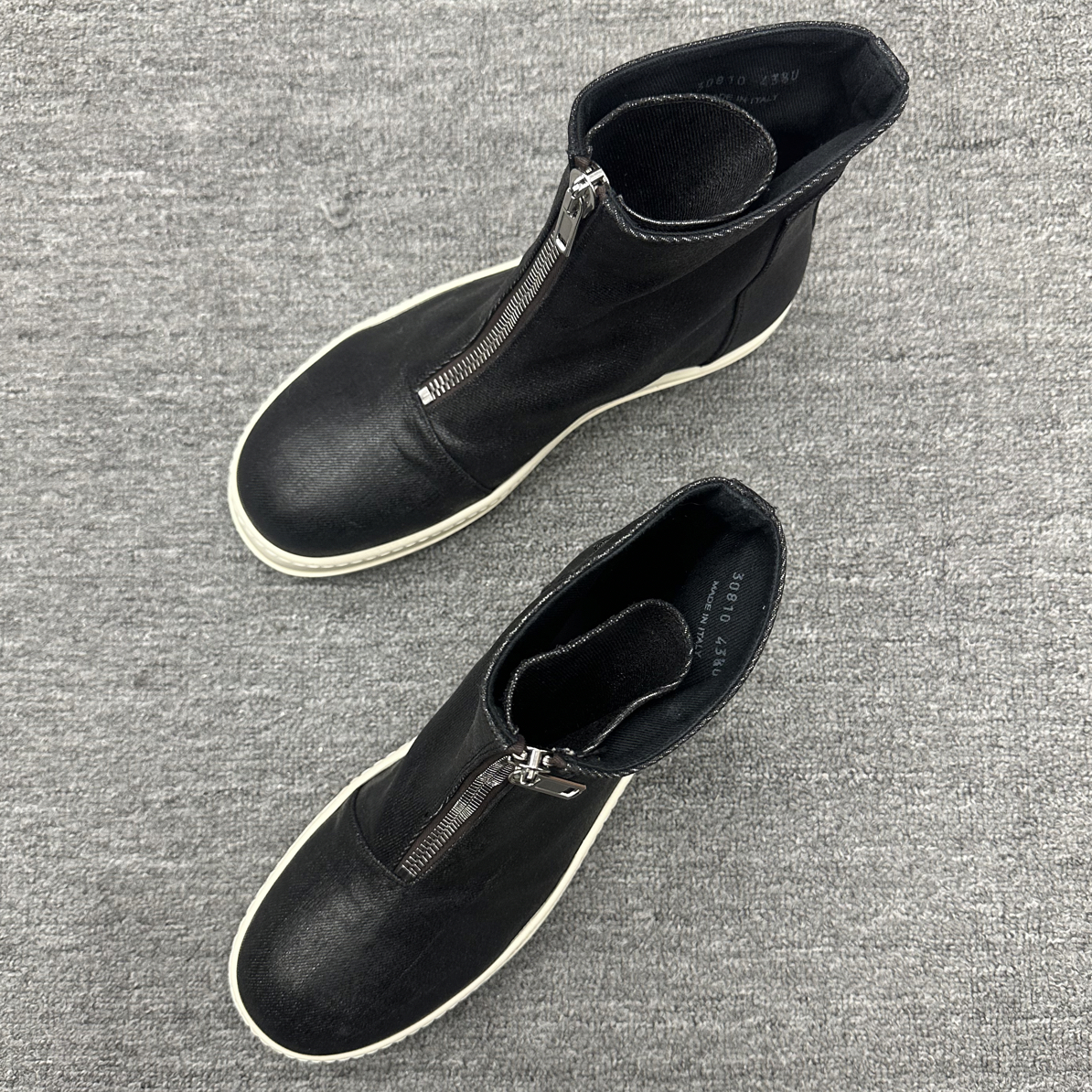 99新 RICKOWENS 43 Rickowens 蜡面短靴 黑色99新