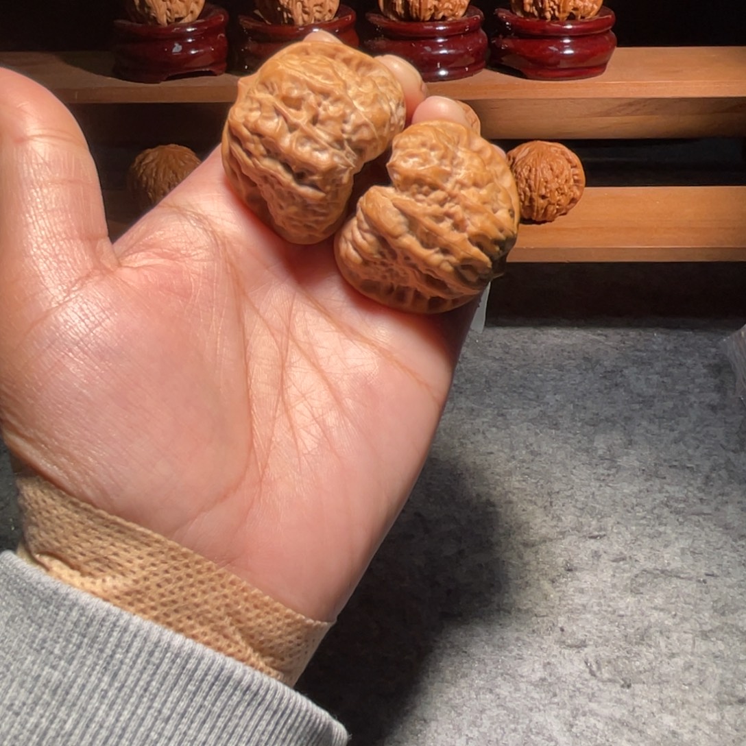 渥***代核桃手串/手链全品蛤蟆头全品红40