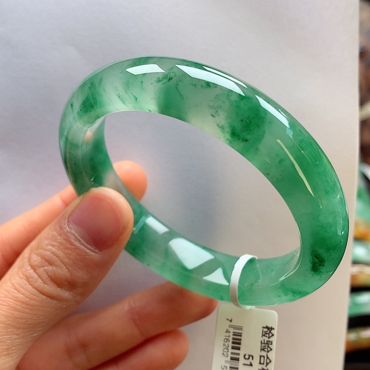 石英质玉未镶嵌手镯