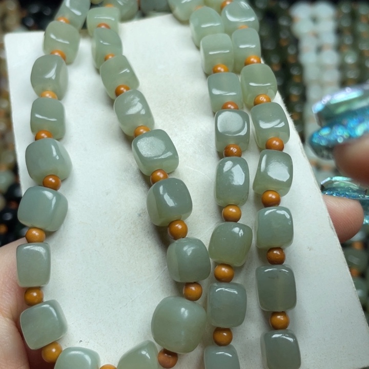 颈饰未镶嵌和田玉