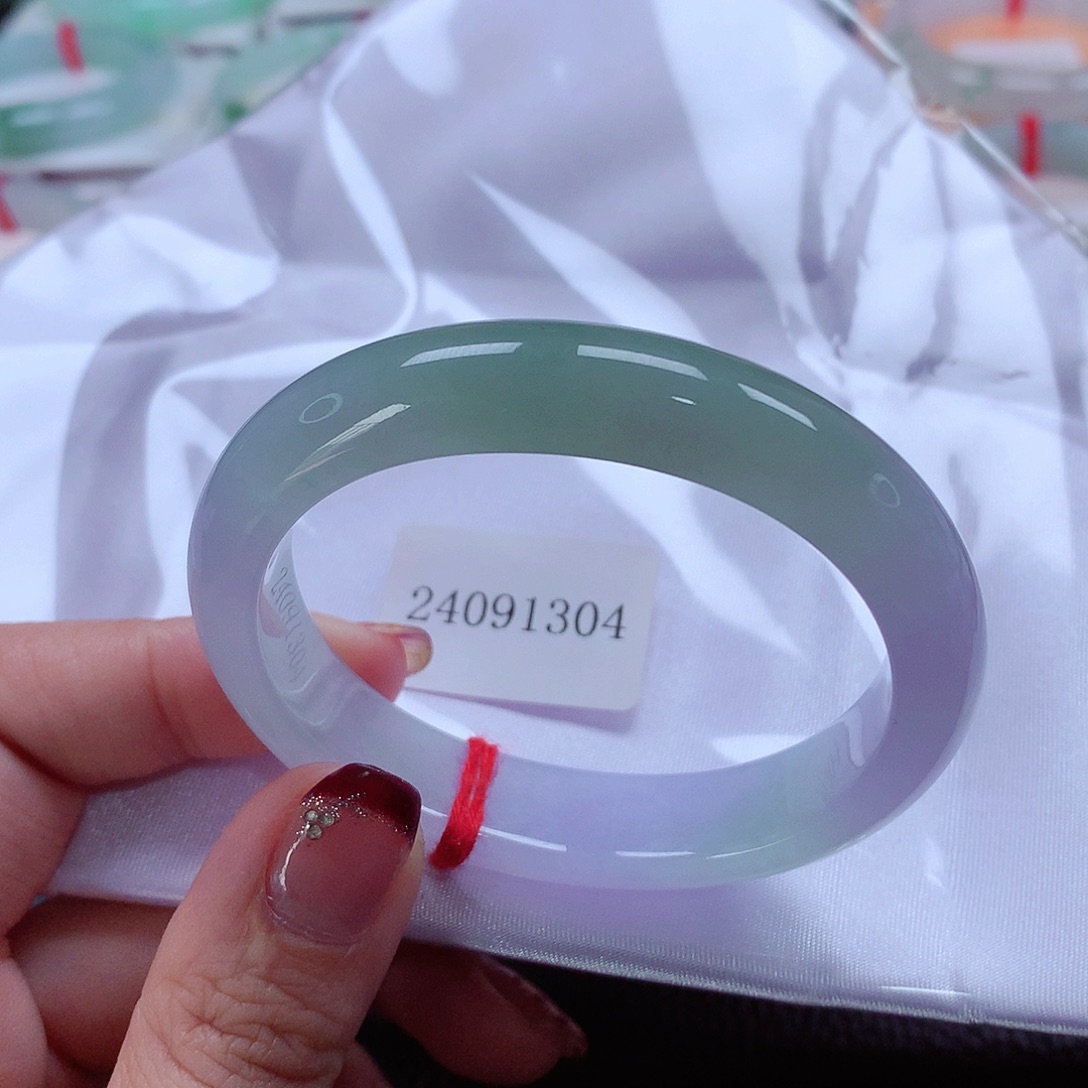 翡翠手镯（贵妃镯）未镶嵌