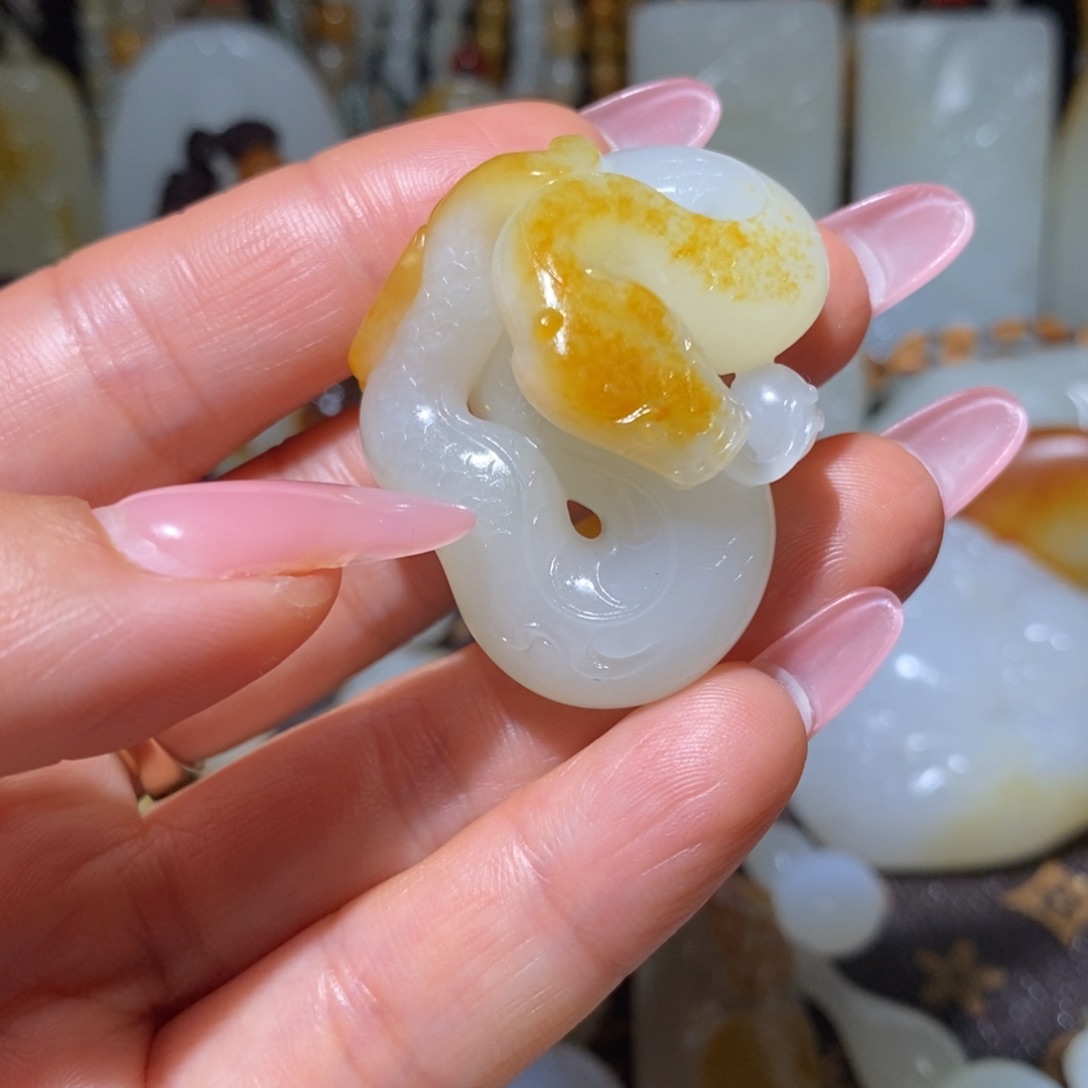 和田玉未镶嵌颈饰