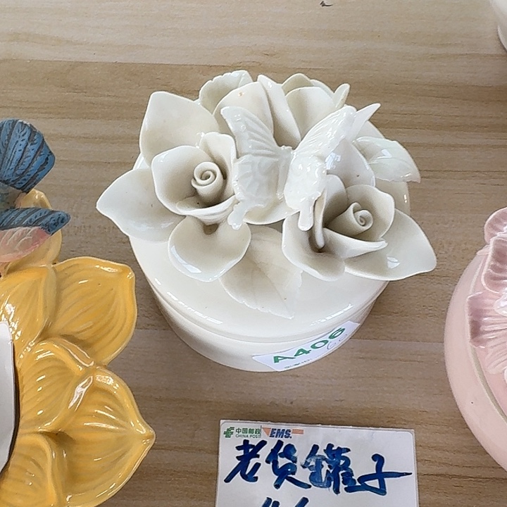 特价手工捏花蝴蝶炖盅
