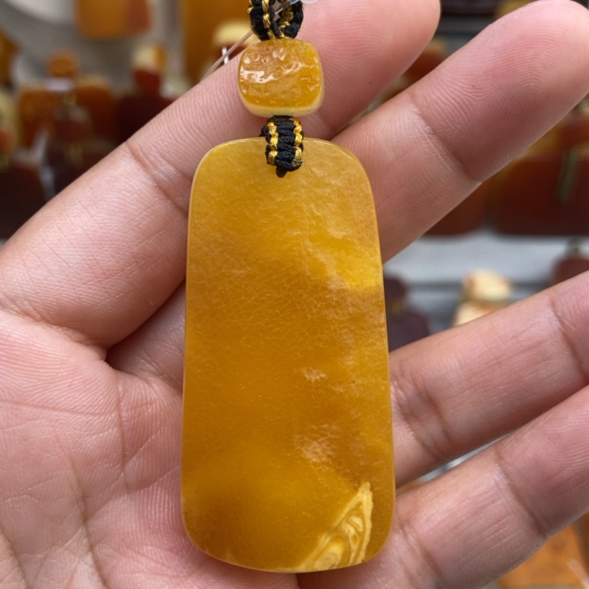 【闪购商品】琥珀颈饰未镶嵌