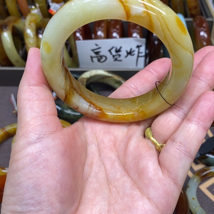 未镶嵌蛇纹石玉手镯