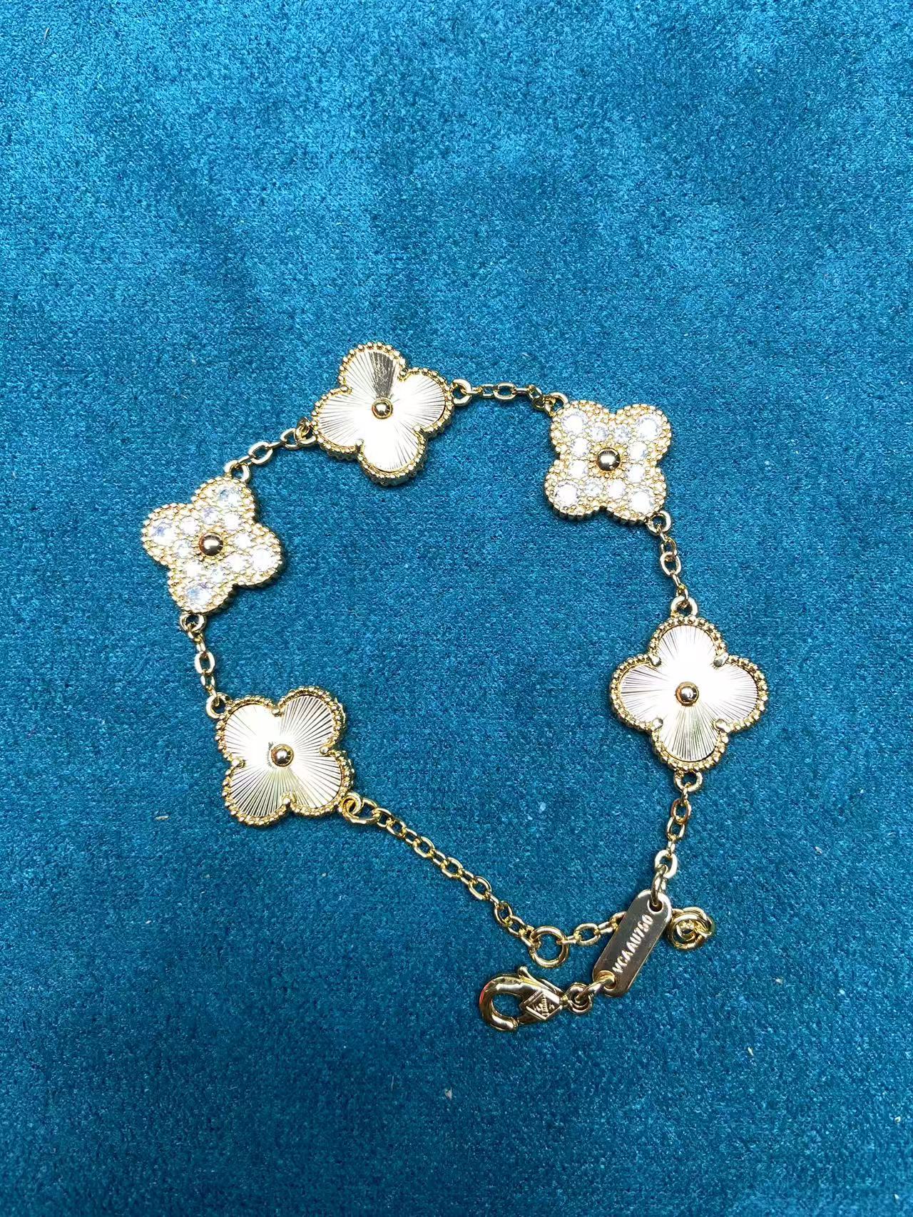 【贝贝优选】J15小金花手链时尚百搭款式