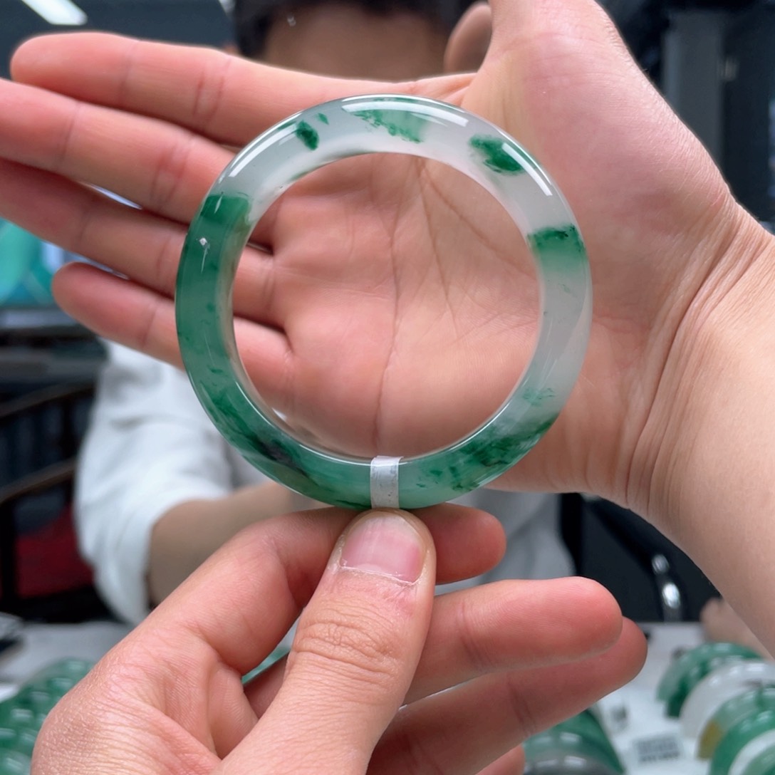 石英质玉未镶嵌手镯