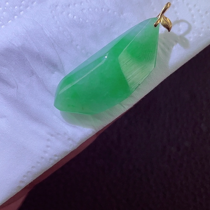 翡翠18K金镶嵌颈饰翡翠