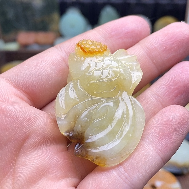蛇纹石玉挂件未镶嵌