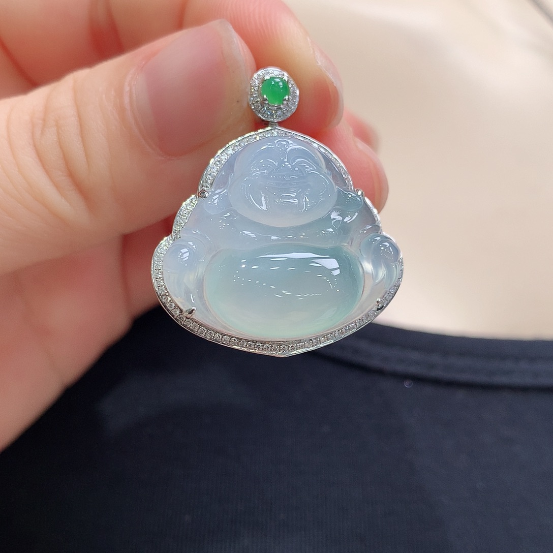 翡翠18K金镶嵌颈饰佛公