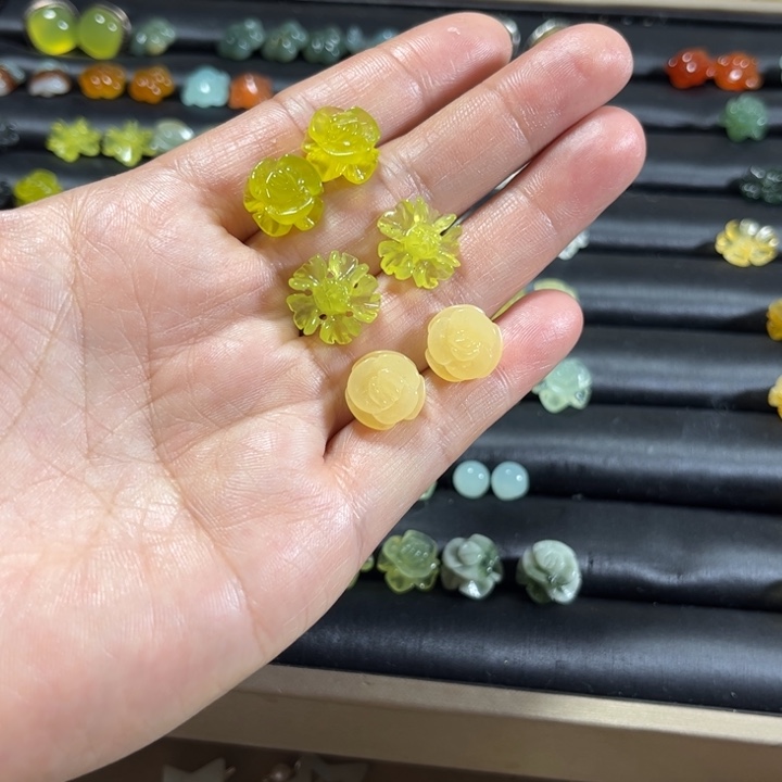 蛇纹石玉耳饰未镶嵌