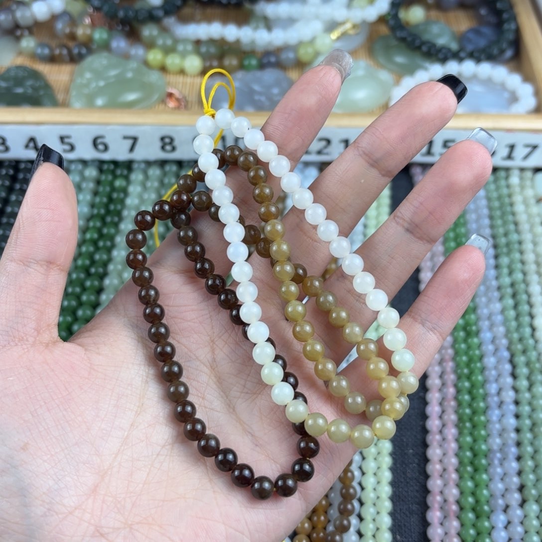 泗***业和田玉未镶嵌颈饰