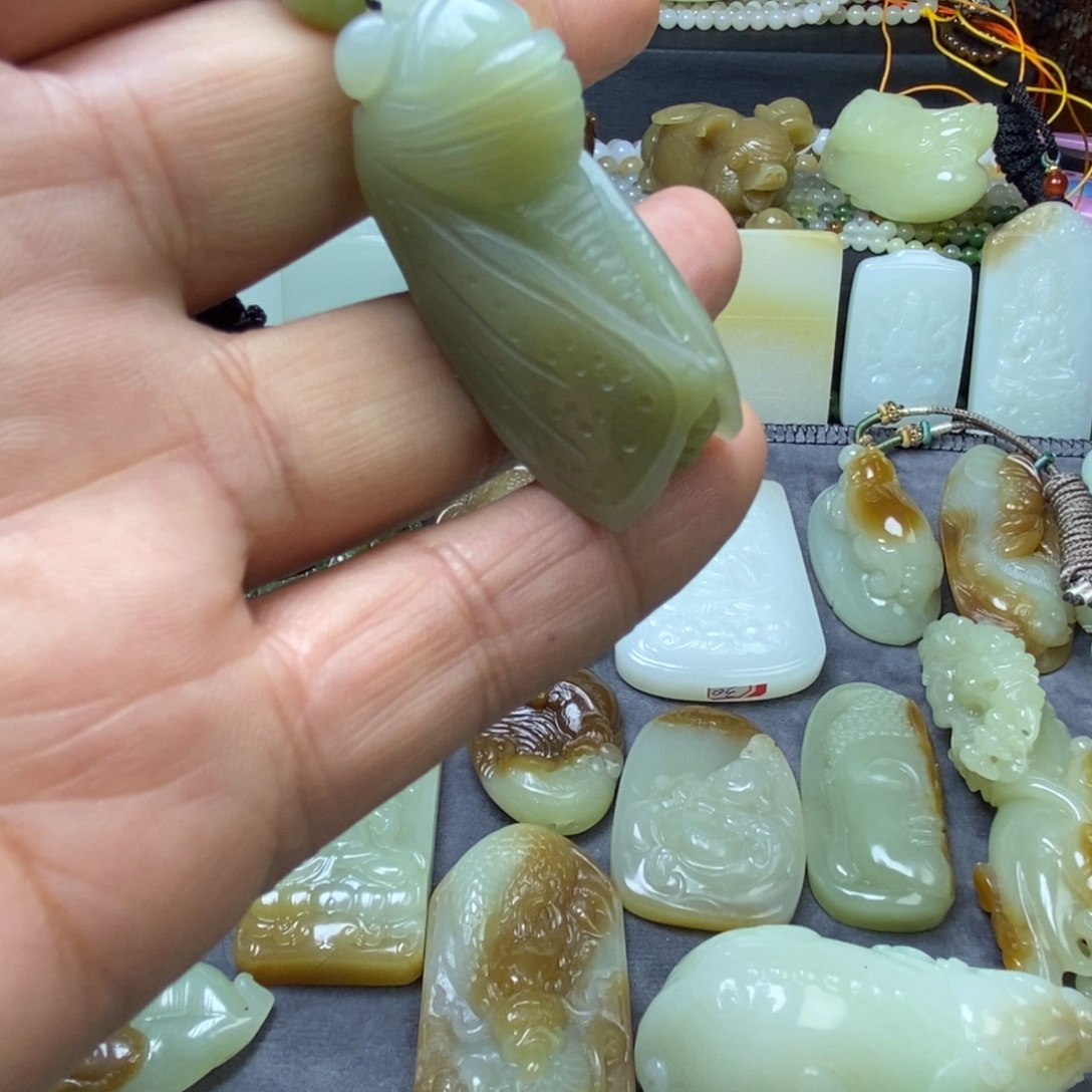 和田玉未镶嵌吊坠(不含链)