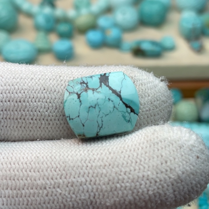 绿松石未镶嵌颈饰