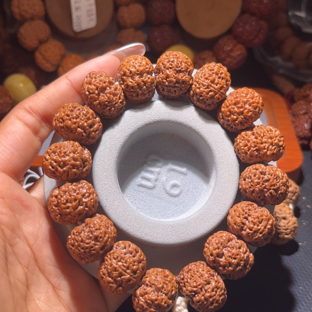 金刚菩提手串纽扣蜂王20