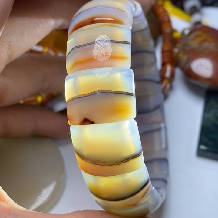 玛瑙/玉髓颈饰未镶嵌