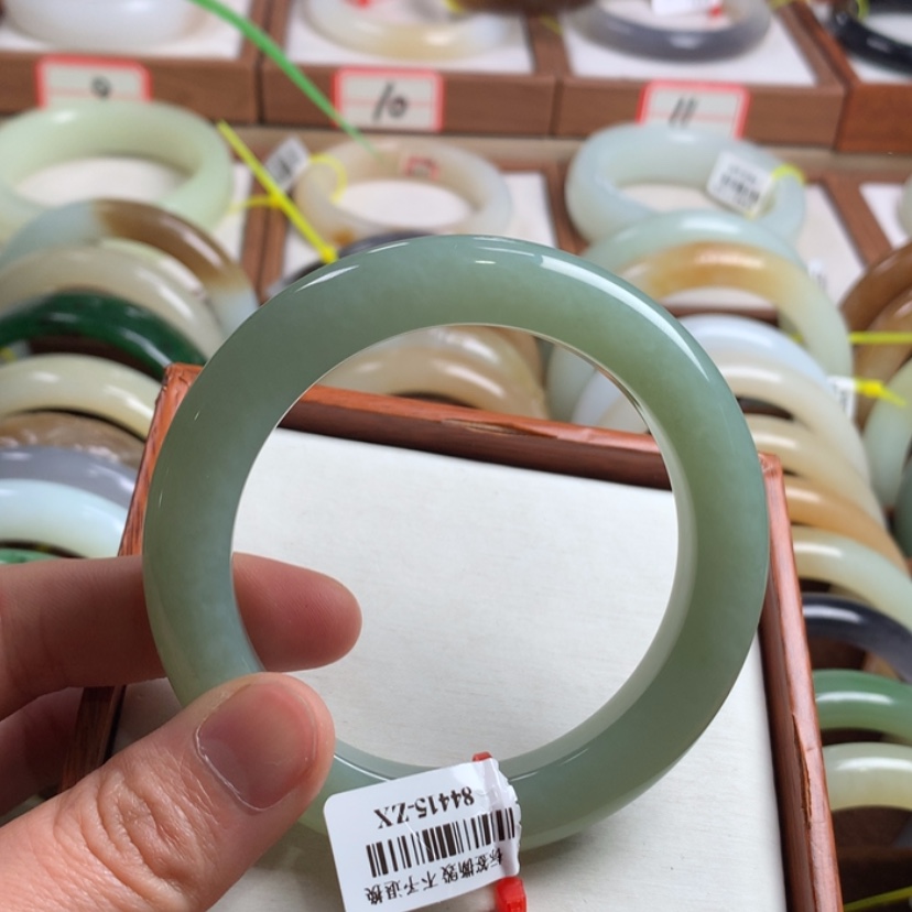 【闪购商品】和田玉手镯未镶嵌58.5