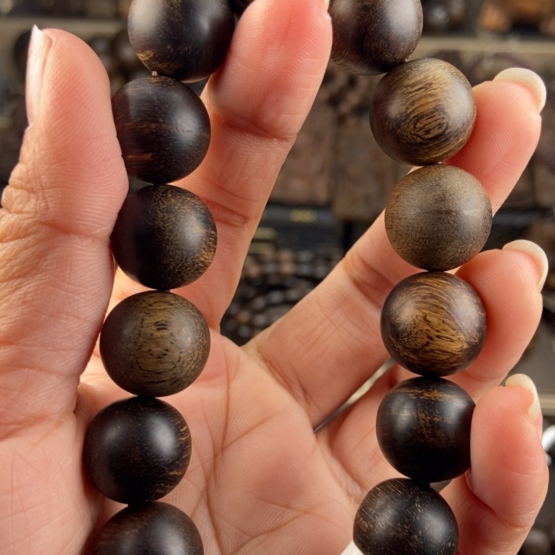 沉香手串踏****+越南芽庄白棋楠