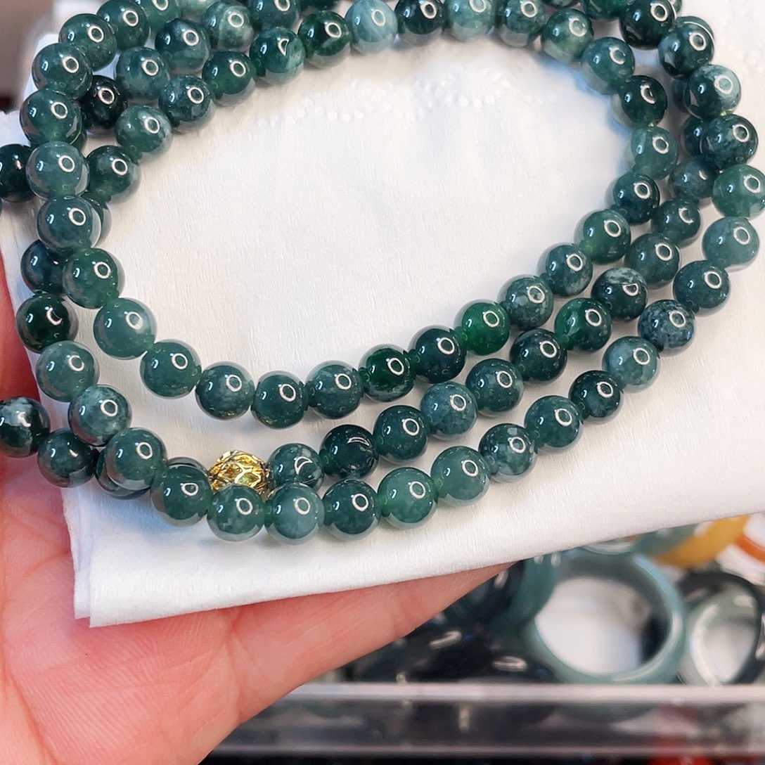 翡翠颈饰未镶嵌翡翠