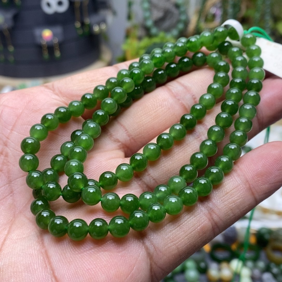 和田玉（碧玉）颈饰未镶嵌行***?